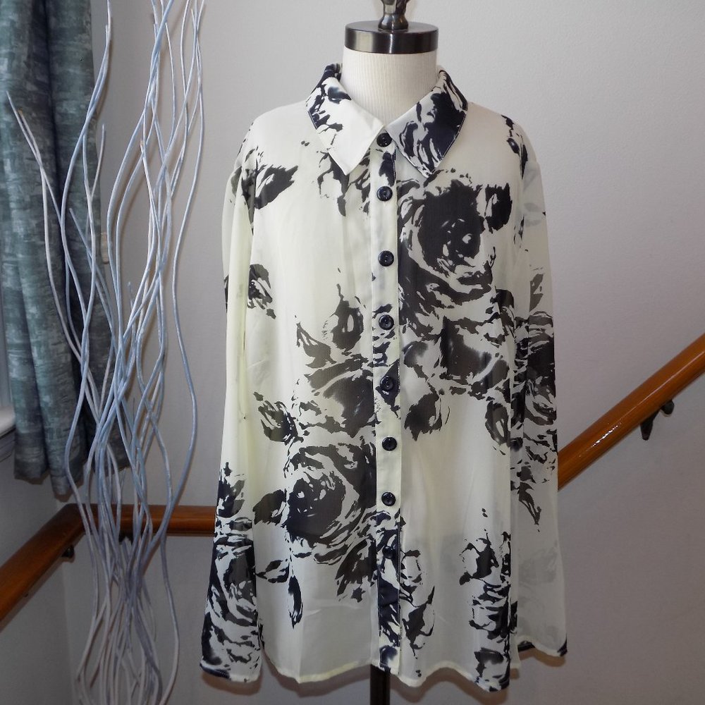 PERCEPTIONS Petite Cream & Black Floral Print Button Dow Blouse Top Size 8P